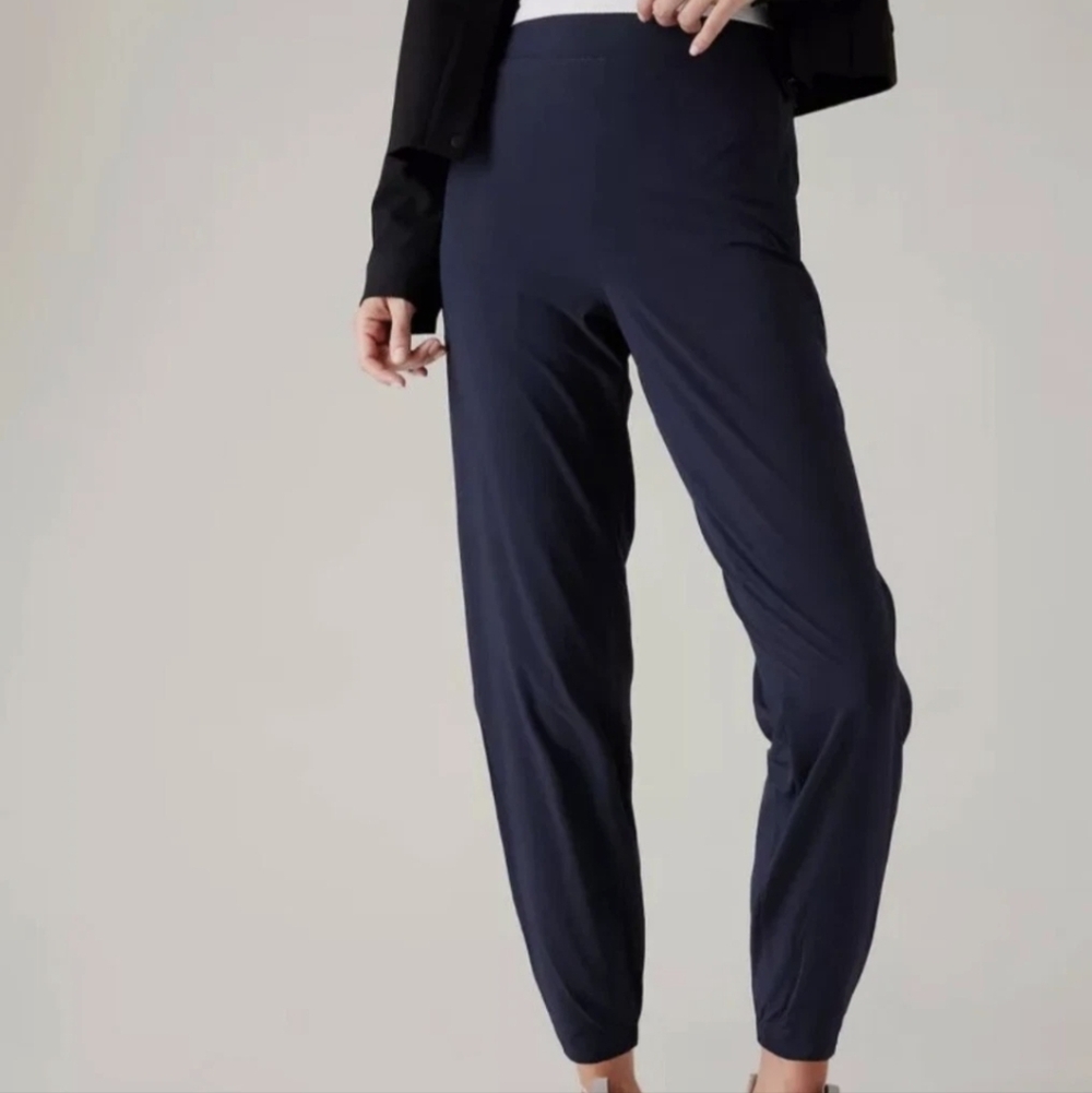 Athleta Brooklyn Jogger Navy EUC